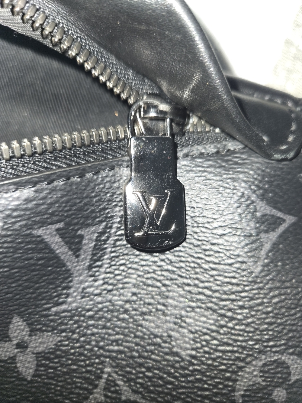 Louis Vuitton Black Monogram Canvas Men’s Sling Bag - Picture 4 of 9